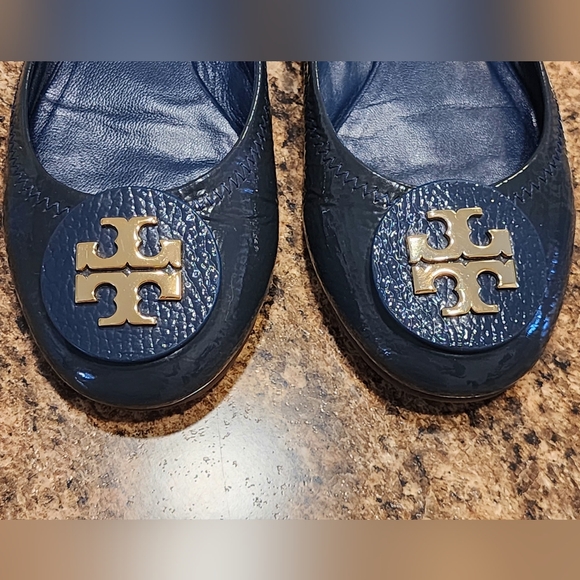 TORY BURCH Patent Leather Reva Ballet Flats - Blue/Gold- Size 7 - Picture 5 of 8